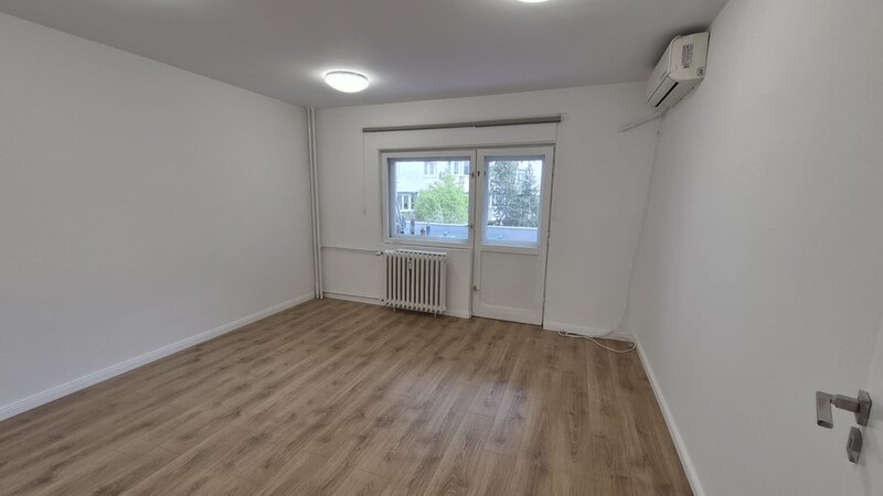 Decebal, Piata Muncii, Bucuresti