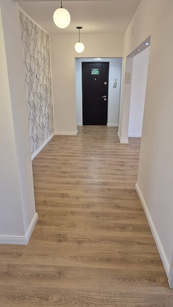 Decebal, Piata Muncii, Bucuresti