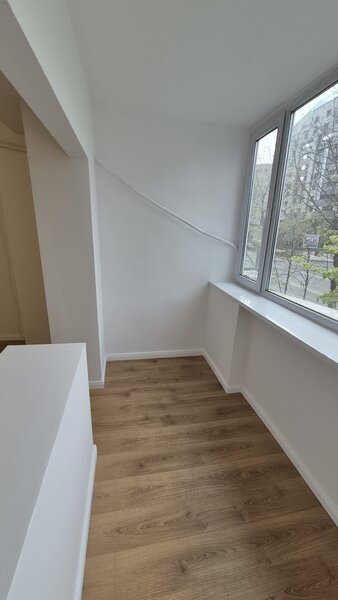 Decebal, Piata Muncii, Bucuresti