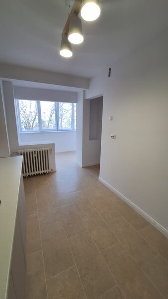 Decebal, Piata Muncii, Bucuresti